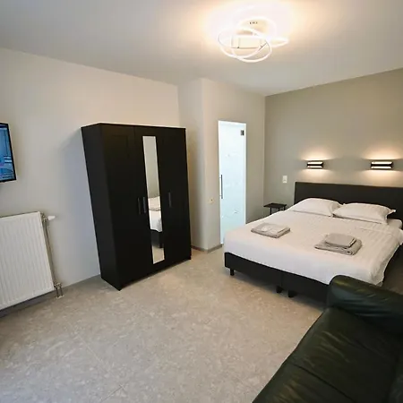 Cesar Palace Hotel *